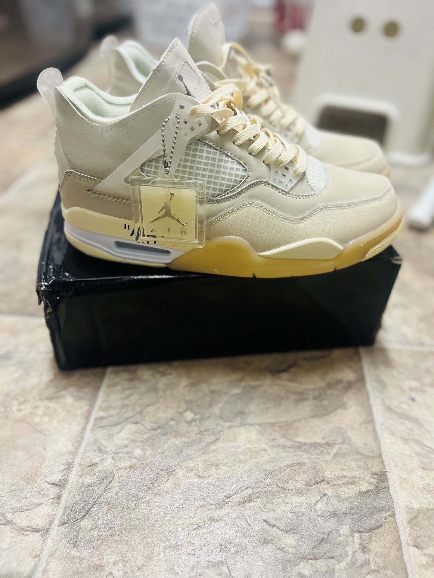 Jordan 4 Retro Off-White Sail  Size 10.5 Men