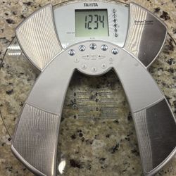 Tanita Glass Innerscan Body Composition Scale Body Fat Muscle Mass Etc 