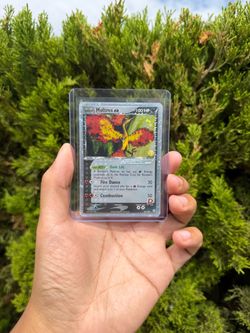 Team Rocket’s Moltres (🩸HOLO BLEED/SWIRL🌀) - DMG
