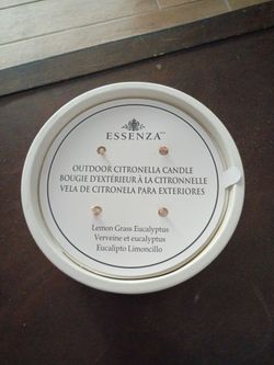 Large outdoor bug repellent candle