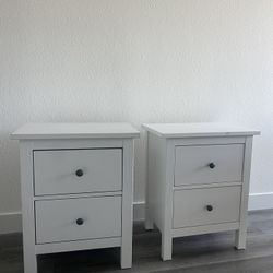 WHITE MATCHING NIGHTSTANDS