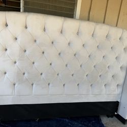 King Tuffted Bed frame 