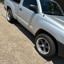 2012 TACOMA 4 CYL AUTO ON 18” RIMS