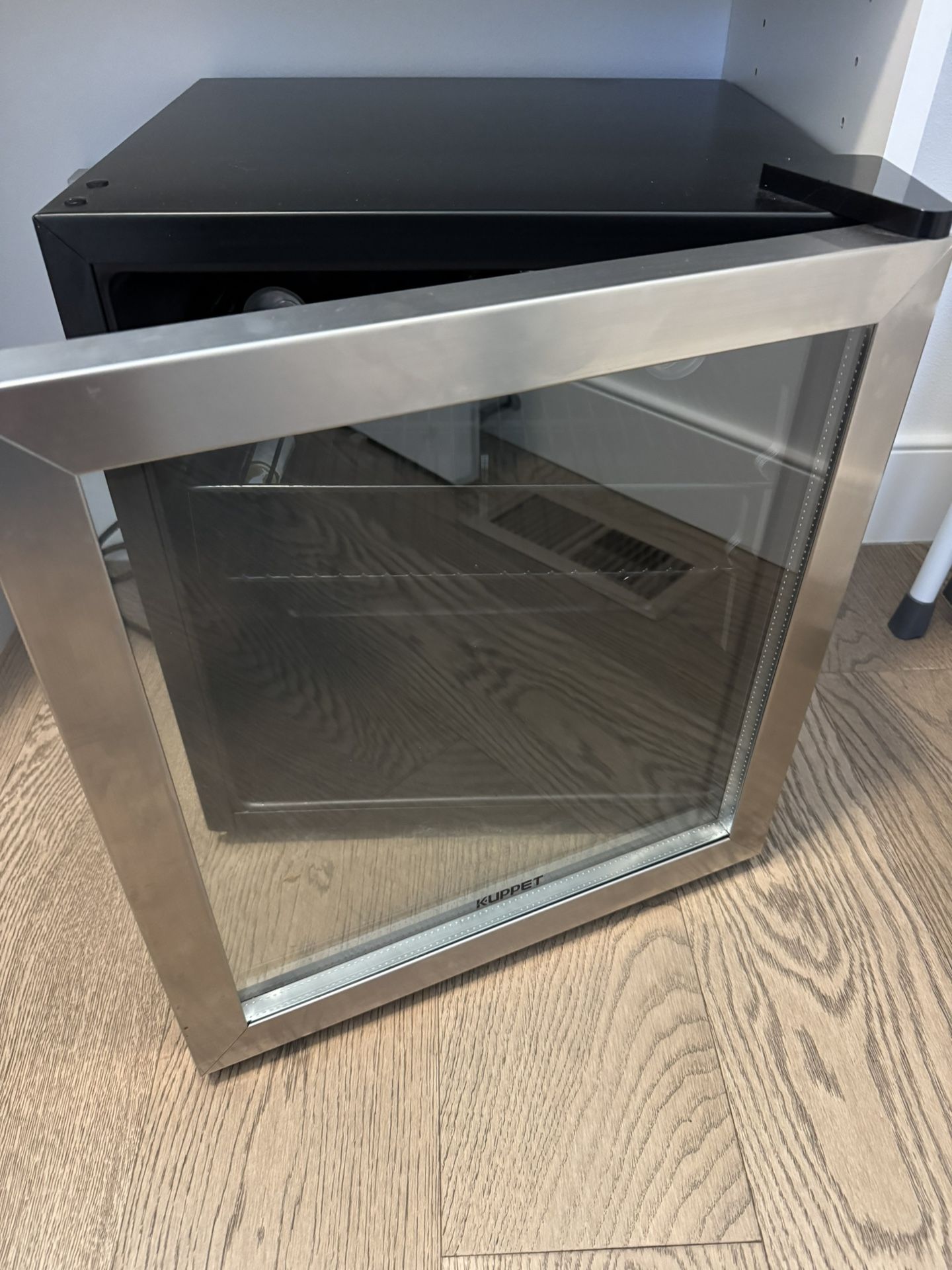 Small Bar Refrigerator 