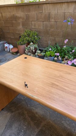 Free desk