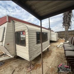 1984 Trailer With 2 Pop Outs… 