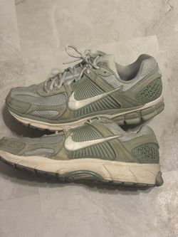Nike Vomero 5 Sage Green size 11