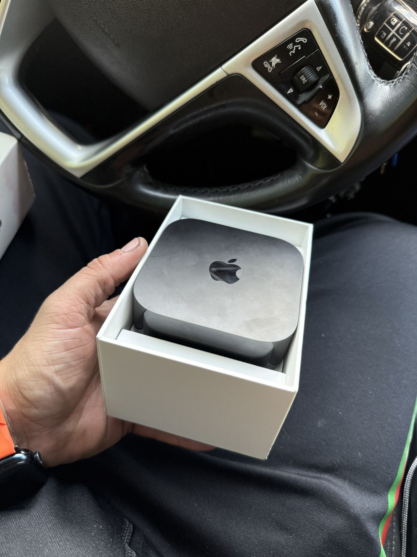 Apple TV Newest Model (WIFI + ETHERNET)