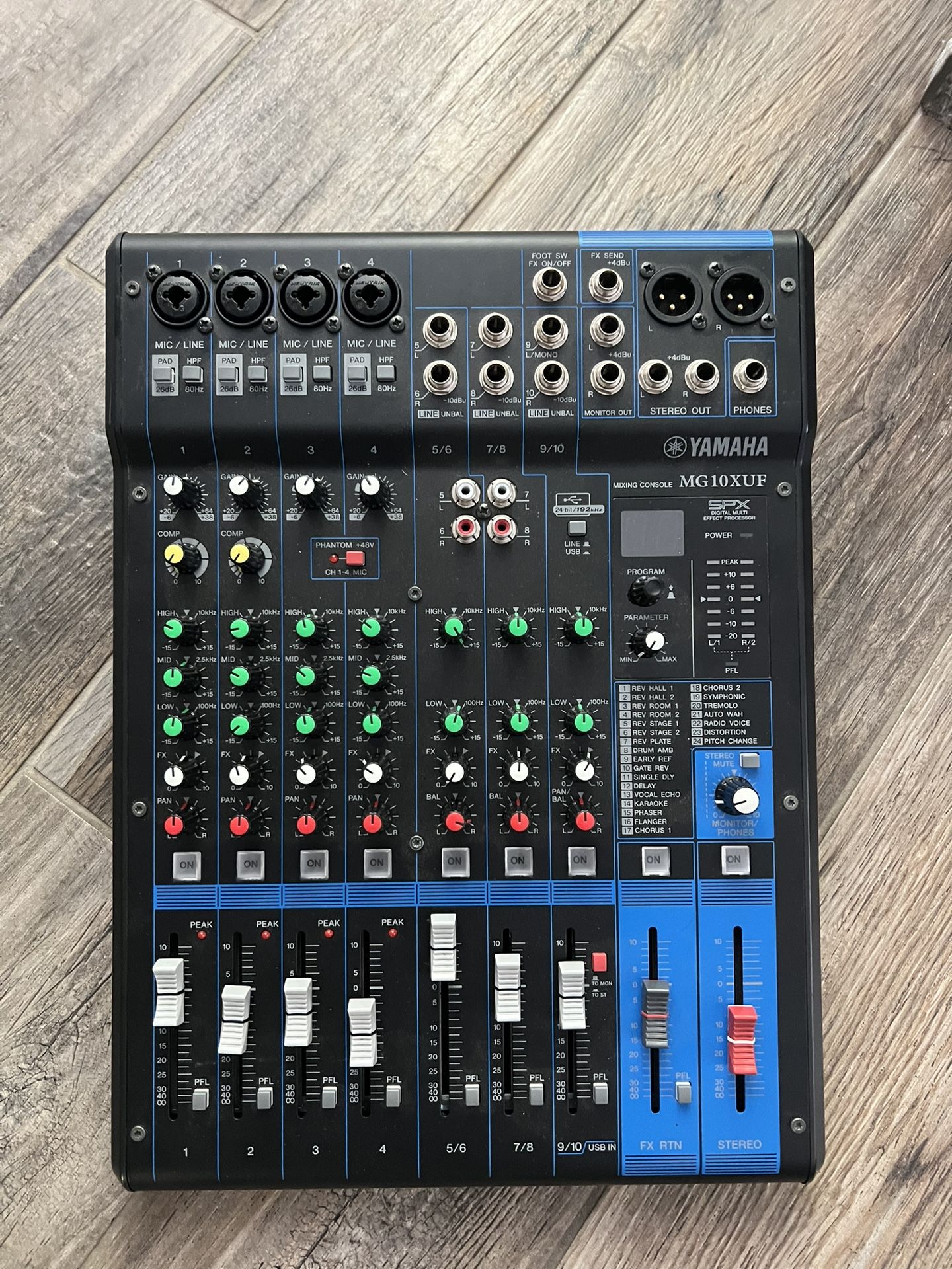 Yamaha MG10UX Mixer