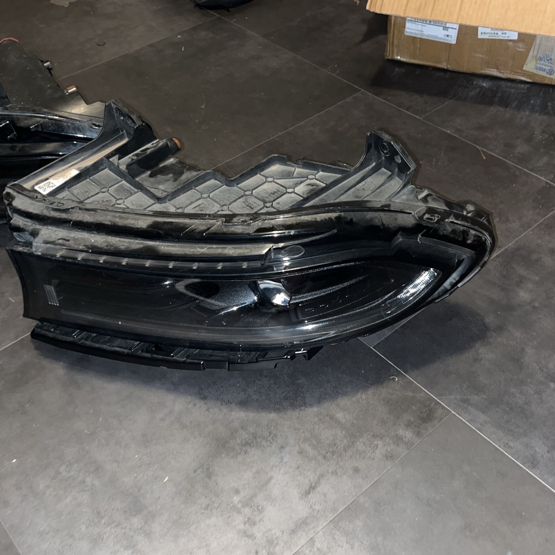 Charger HeadLights OEM