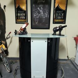 Bar Good Condition Missing Plastic Part Surrounded In Red