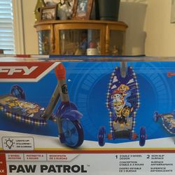 Paw Patrol Light Up Scooter 
