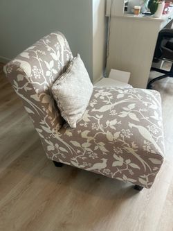 Havertys Accent Chair & Storage Ottoman Set