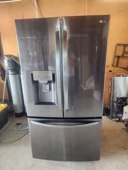 LG COUNTER DEPTH 3 DOOR BLACKSLATE REFRIGERATOR (FRIDGE) WATER AND ICE AVAILABLE