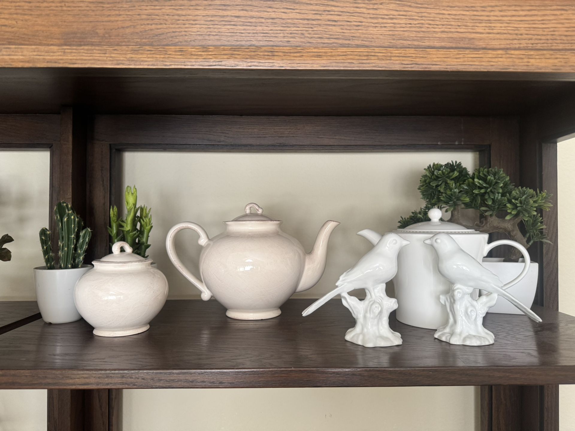 Tea pots and White Porcelain Birds