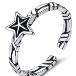 NEW IN PACKAGE LADIES SILVER SUMMER STARFISH ADJUSTABLE SIZE RING