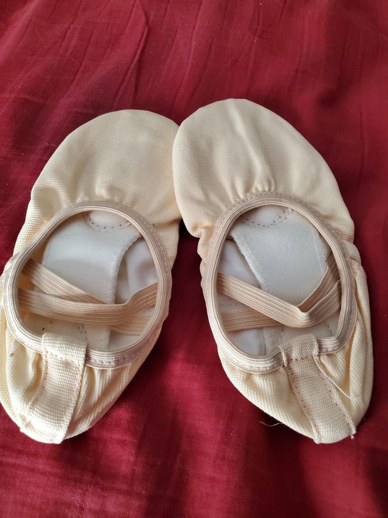 Dance Shoes Size 1