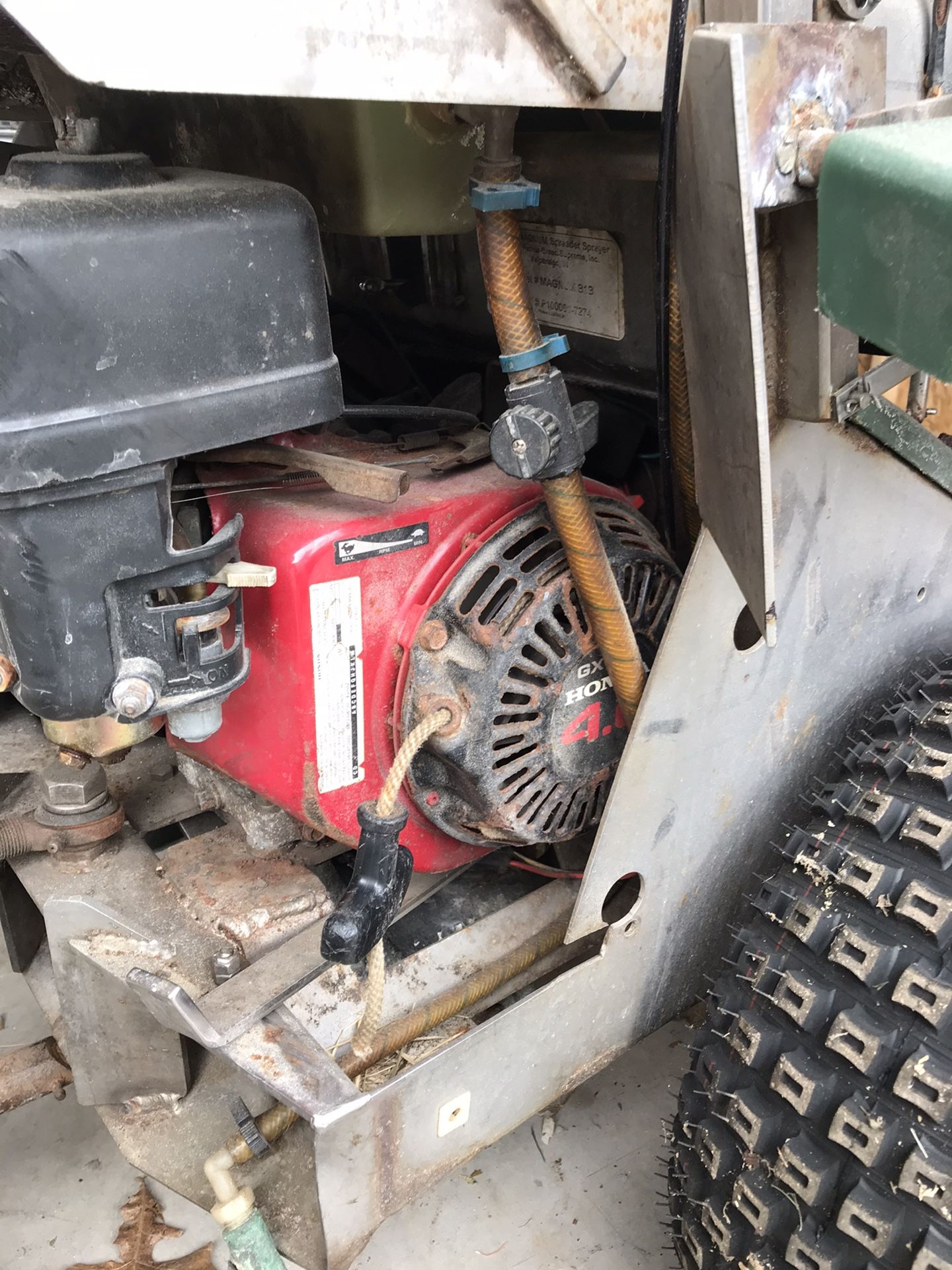 PermaGreen Magnum spreader/sprayer for Sale in Elwood, IL OfferUp