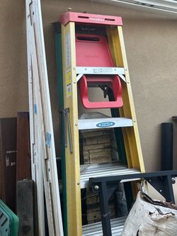 6 ‘ fiberglass ladder