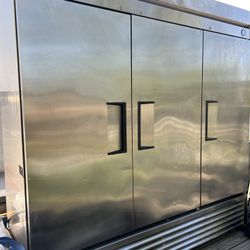 Restaurant True 3 Door Refrigerator $1500 OBO