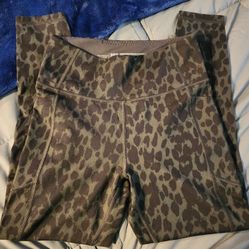 Victoria Secret Cheetah Print with Side Pocket Legging (Size 8)