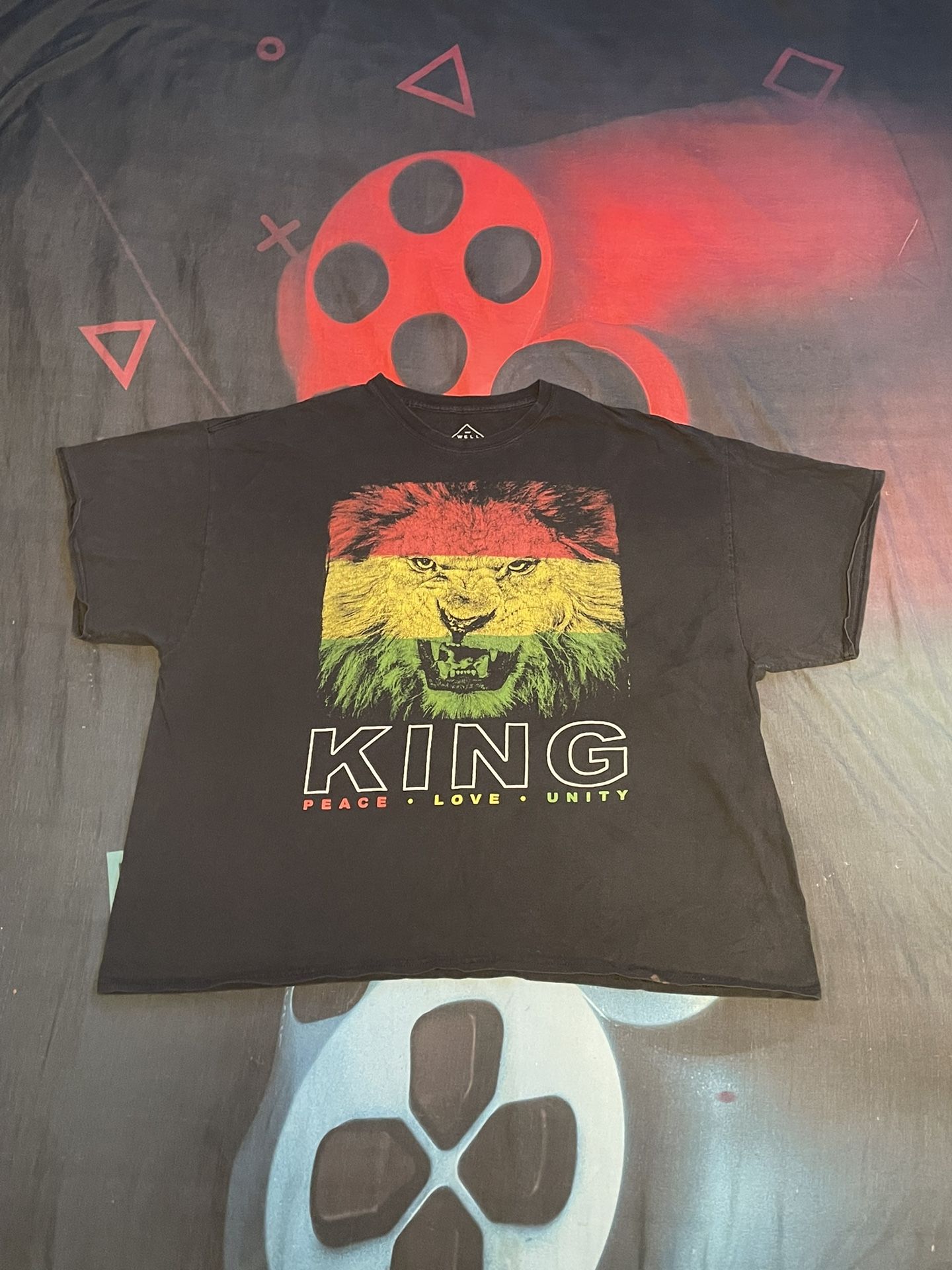 Well Worn Mens Rasta Lion King Peace. Love. Unity Shirt New 3XL.