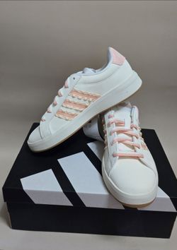 New Adidas Big Kids Grand Court 3.0 sneakers size 4Y