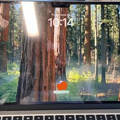 MacBook Air 13.6 Inch