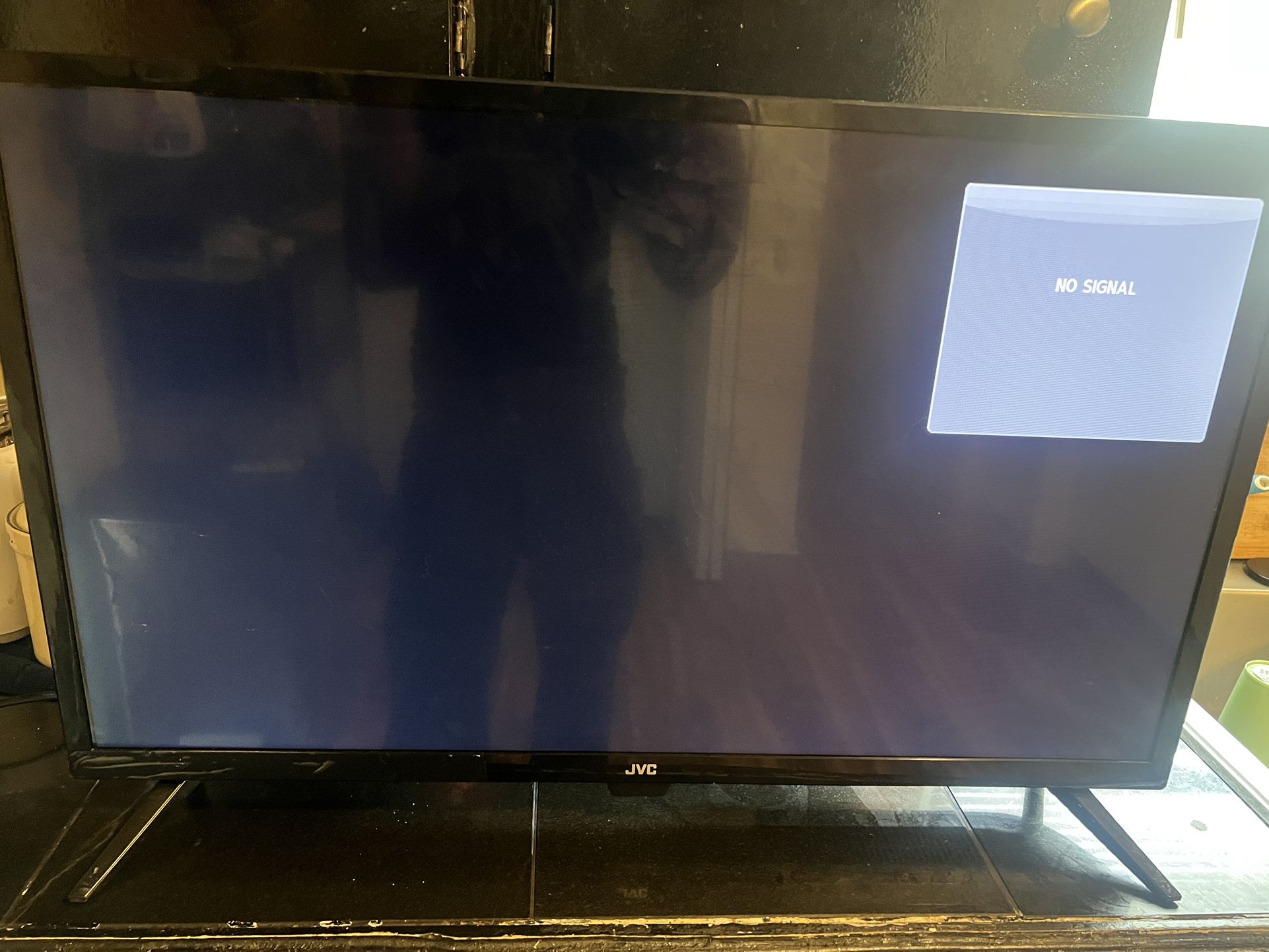 40 Inch JVC Not Smart And No Remote