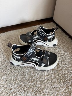 Louis Vuitton sandals size 8