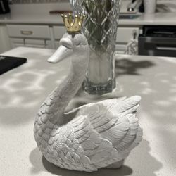 Swan home decor