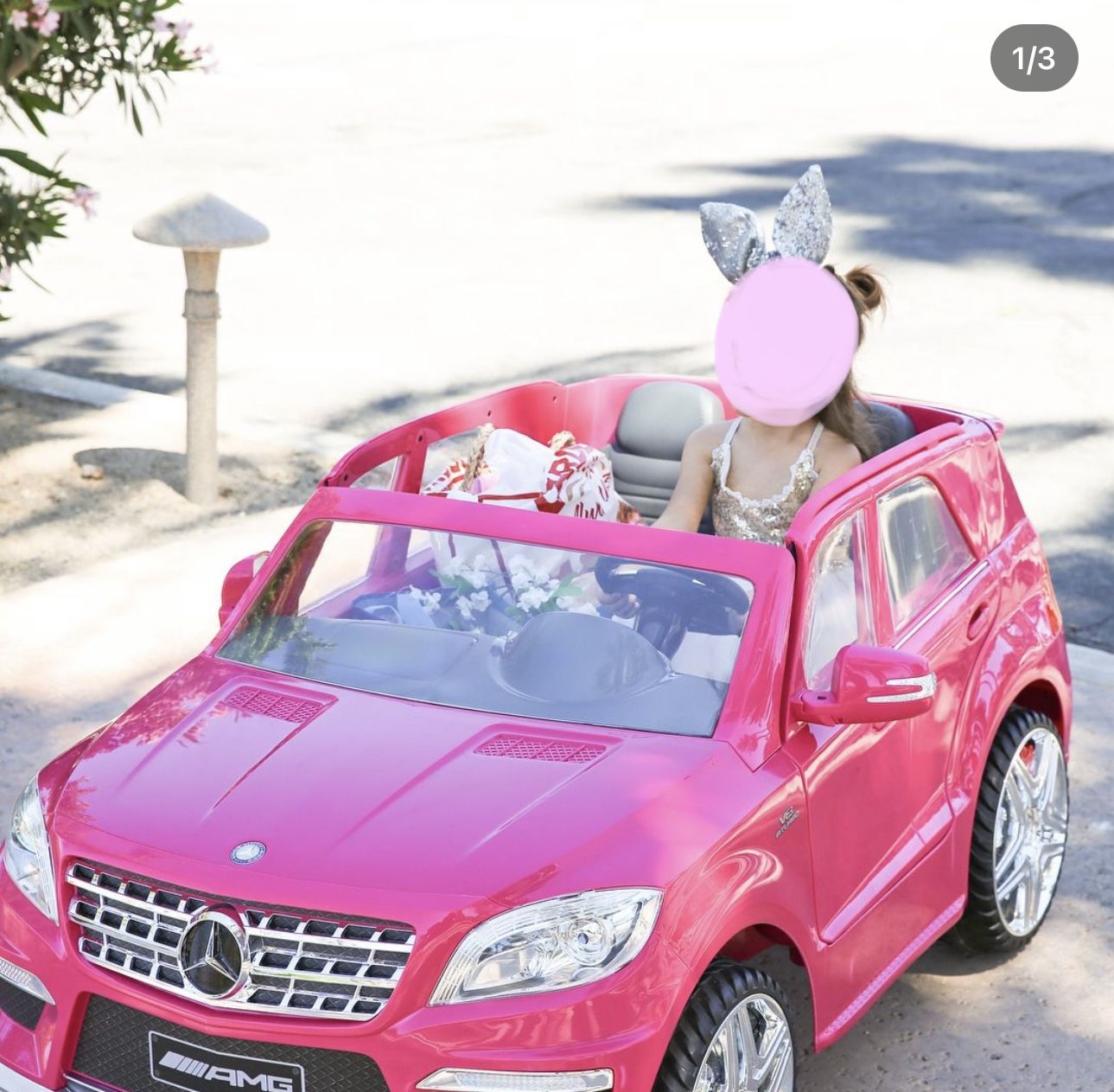 Pink Mercedes 2 Passengers With Radio