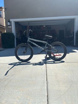 Cult gateway BMX bike