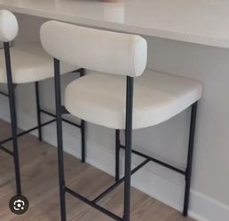 Bar stool 2 included