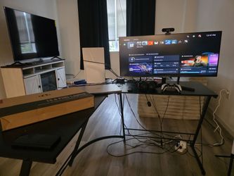 Gaming and streaming set up