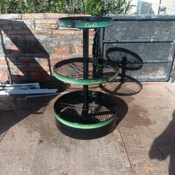 Brand new shelf circle, shelf.\Rack