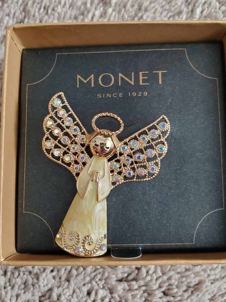 Gold Angel pin brooch