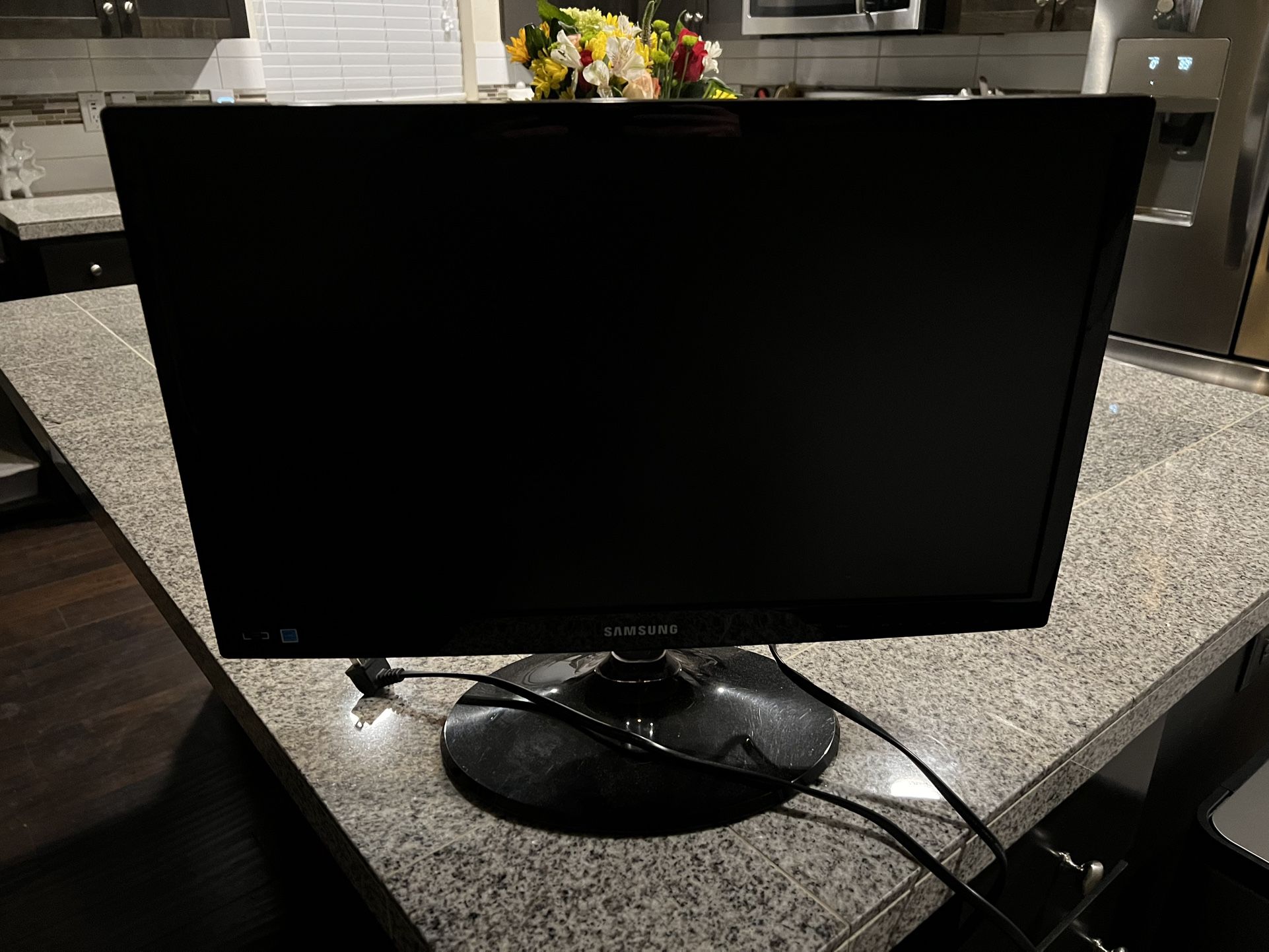 Samsung T22B350ND 21.5" 22” LED HDTV Monitor