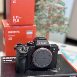 Sony Alpha A7R III camera Body