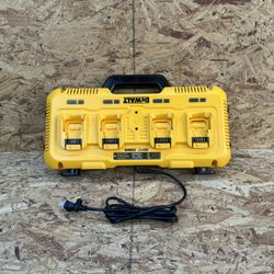 Dewalt Fast Charger Multi-Port Simultaneous Multiple 8 Amp Model DCB104 