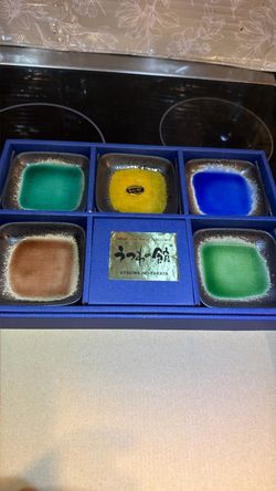 Utsuwa-No-Yakata Japanese Ceramic Dish Set