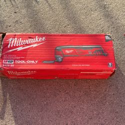 Milwaukee M12 Multi Tool