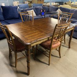 Nice Wooden Dining Table with 4 chairs. 