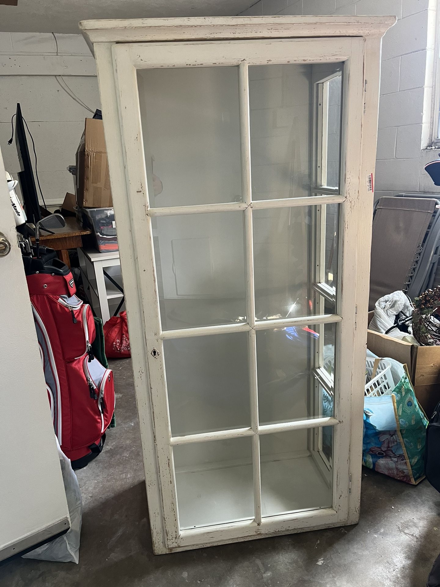 China/display cabinet with shelves.