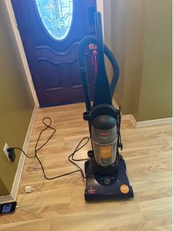 Bissell PowerForce Helix Bagless Upright Vacuum