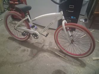 Girls beach cruiser