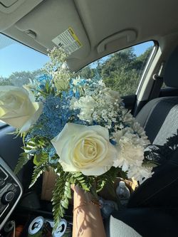 Flower Bouquet With Roses