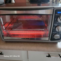 Black Becker toaster oven Works