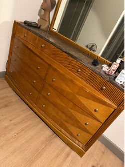 Dresser