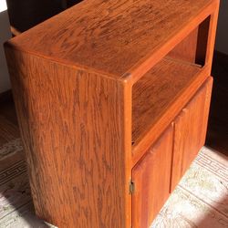 Oak tv/entertainment stand